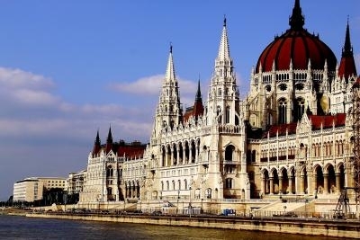Budimpešta - Nova godina, Akcija