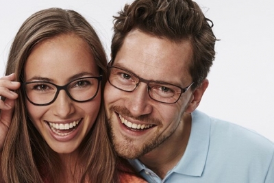 Dvoje brendiranih kompletnih muških ili ženskih naočara po izboru