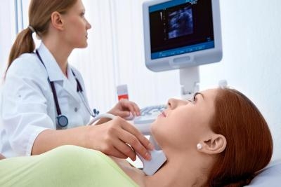 Pregled štitne žlezde sa ultrazvukom u poliklinici Vaša kuća zdravlja